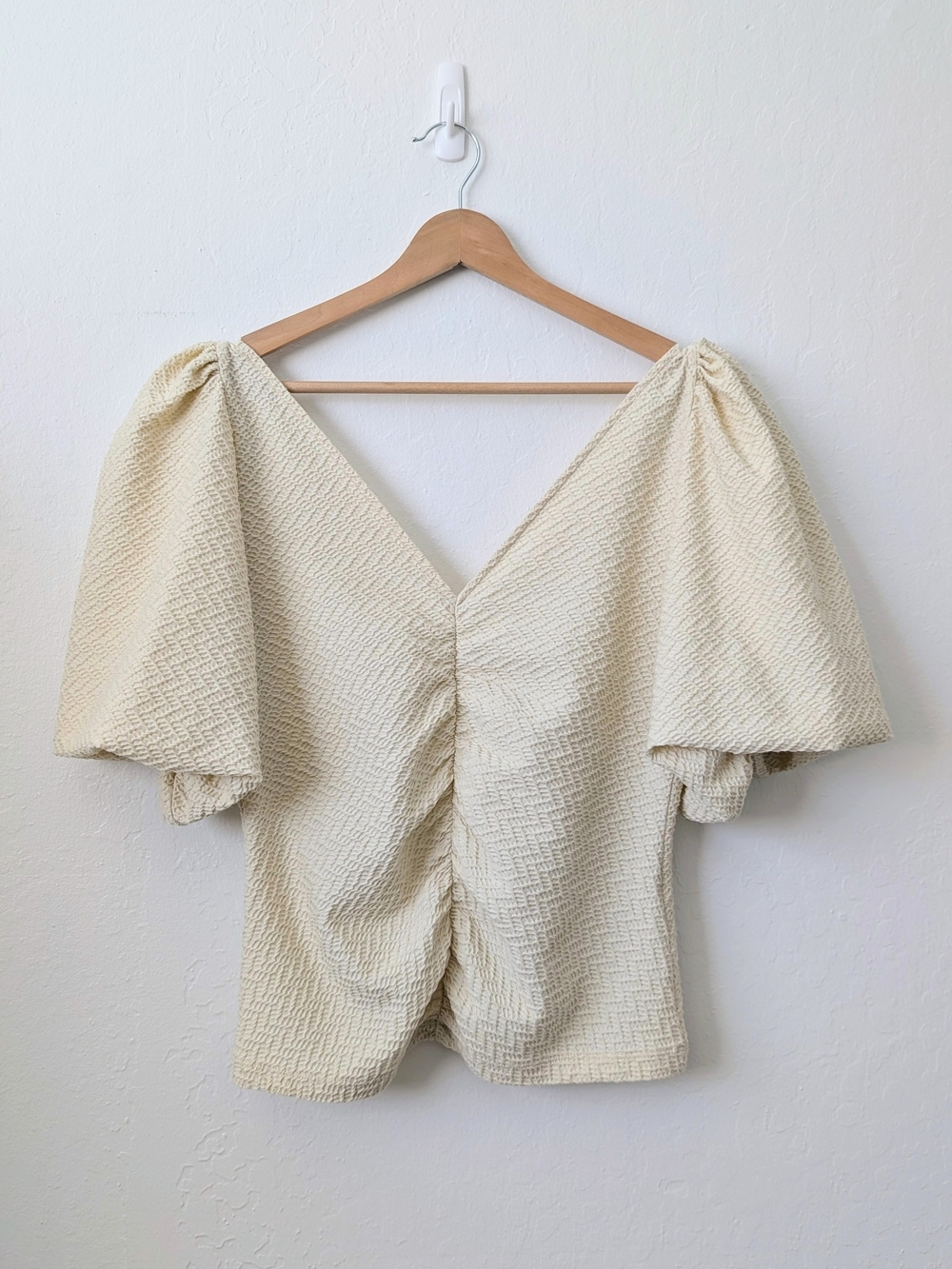 Free People Cream Textured Puff-Sleeve Ruched Front Top Size Large
